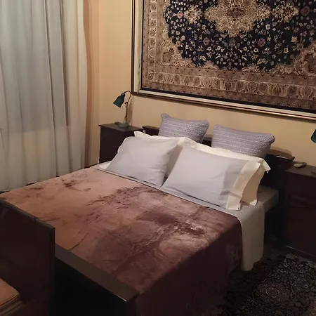 The Knight And The Pomegranate - Vila Rhodes City